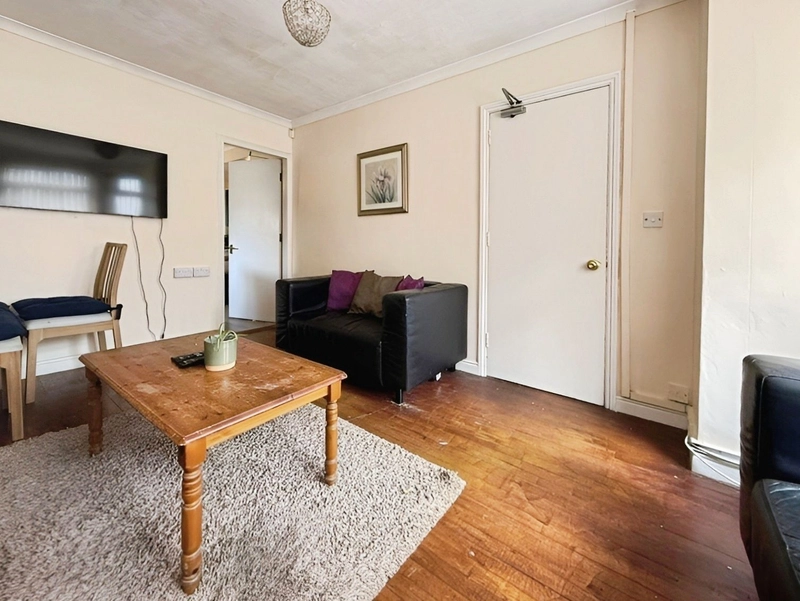 21 Priory Street, 6 Bedrooms NG7 2NX - Room rents - Thumbnail 4